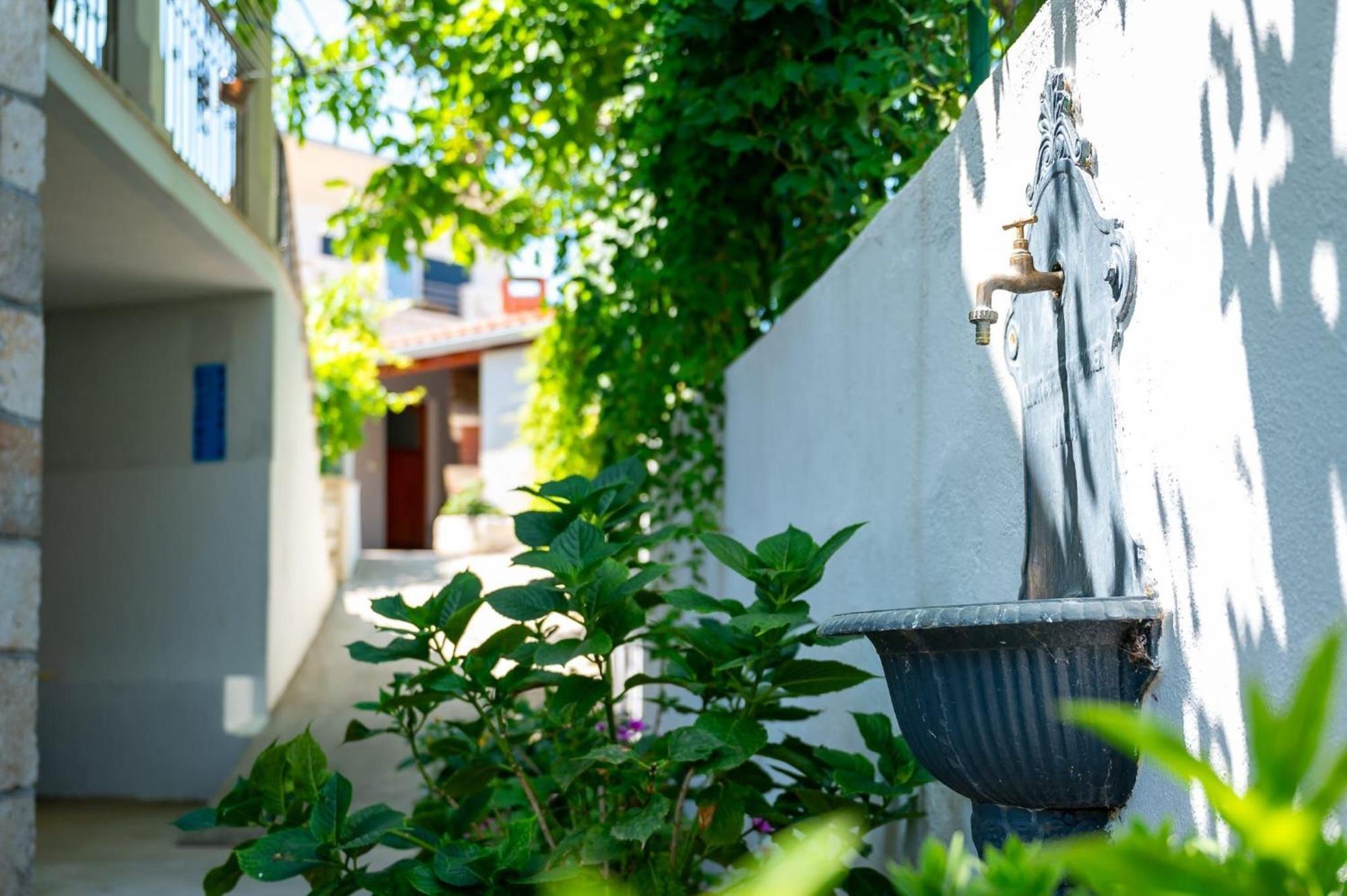 Apartments Kaja Постіра Екстер'єр фото